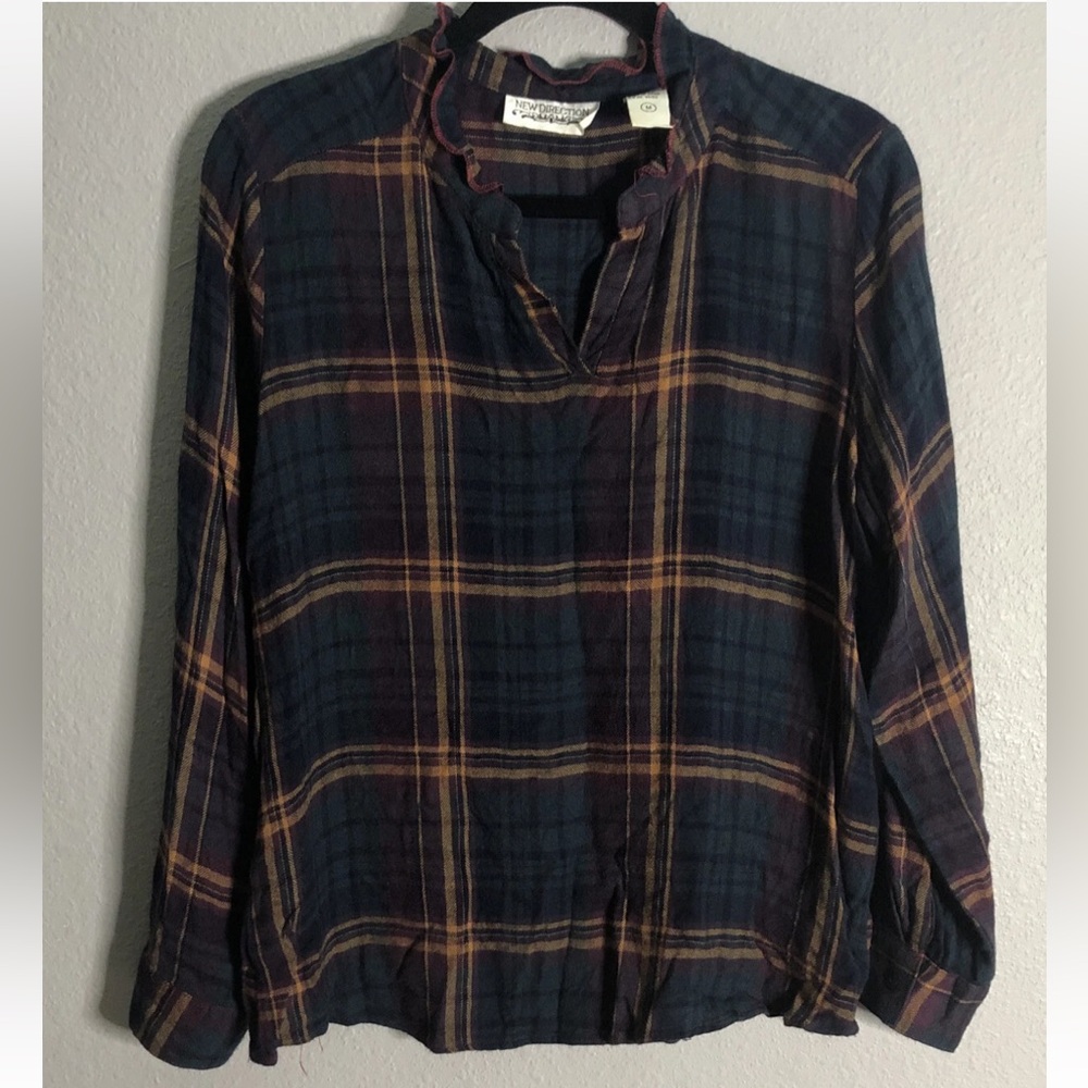 New Direction Women’s Flannel Plaid Top Shirt Size M Ruffle V-Neck Long Sleeves